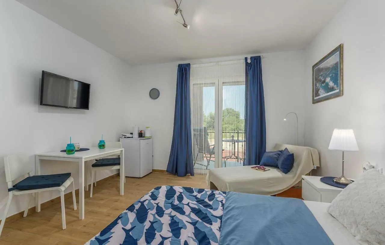 Apartment Complex Jelena Funtana Croazia