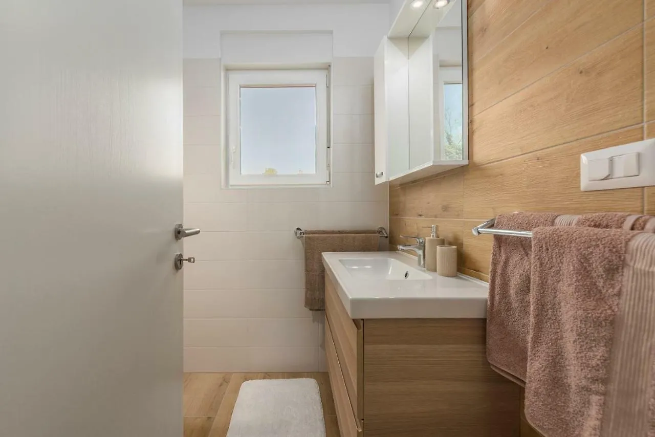 Apartment Complex Jelena فونتانا 3*,  كرواتيا