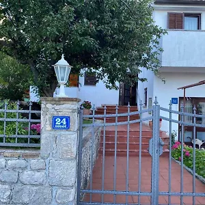 Affittacamere Dora, Funtana